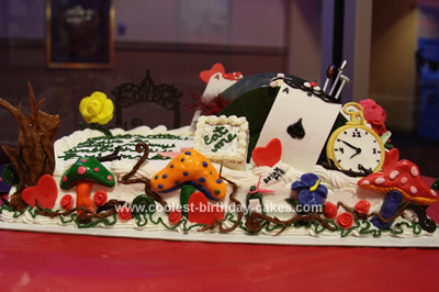 Homemade Birthday Cakes on Homemade Alice In Wonderland Birthday Cake
