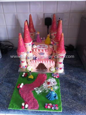 Disney Princess Birthday Cakes on Coolest Disney Princess Castle Birthday Cake 555