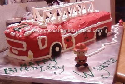 Fire Truck Birthday Cake on Coolest Fire Truck Cake 31 21336420 Jpg
