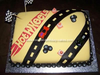 Coolest Birthday Cakes on Coolest Hot Wheels Cake 69