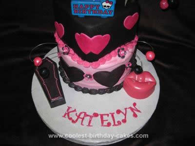 Pink Birthday Cake on Coolest Monster High Draculaura Birthday Cake 11