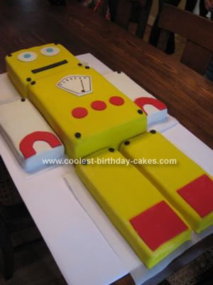 - coolest-robot-cake-4-21326060