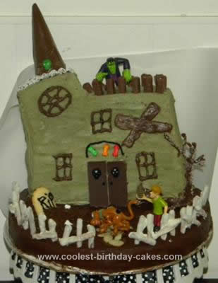 Scooby  Birthday Cake on Scooby Doo Haunted House Cake