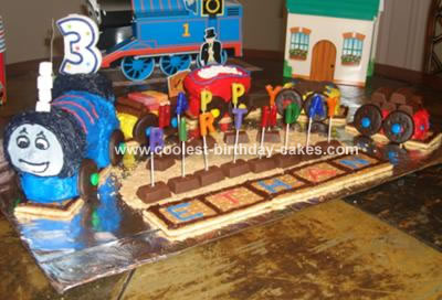 Thomas  Train Birthday Cake on Coolest Thomas The Train Cake 87 21347400 Jpg