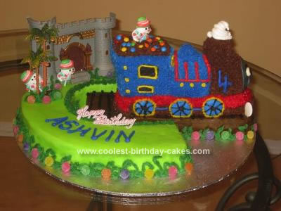 Thomas  Train Birthday Cakes on Coolest Thomas The Train Cake 98 21327900 Jpg