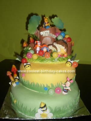 Winnie  Pooh Birthday Cake on Coolest Winnie The Pooh Birthday Cake 13 21347392 Jpg