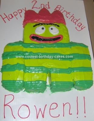 Gabba Gabba Birthday Cakes on Coolest Yo Gabba Gabba Brobee Birthday Cake 18