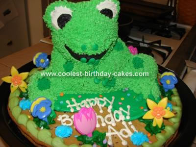 Club Birthday Cakes on Frog Cake On Giant Cookie 38 21328100 Jpg