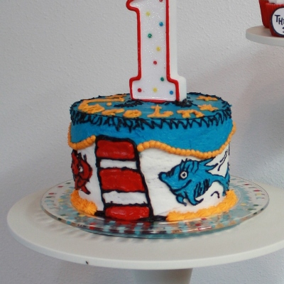 Seuss Birthday Cake on Homemade Dr  Seuss Cake
