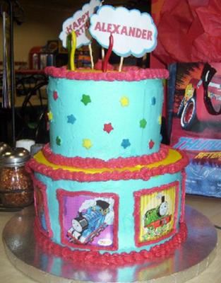 Train Birthday Party Ideas on Homemade Thomas Birthday Cake