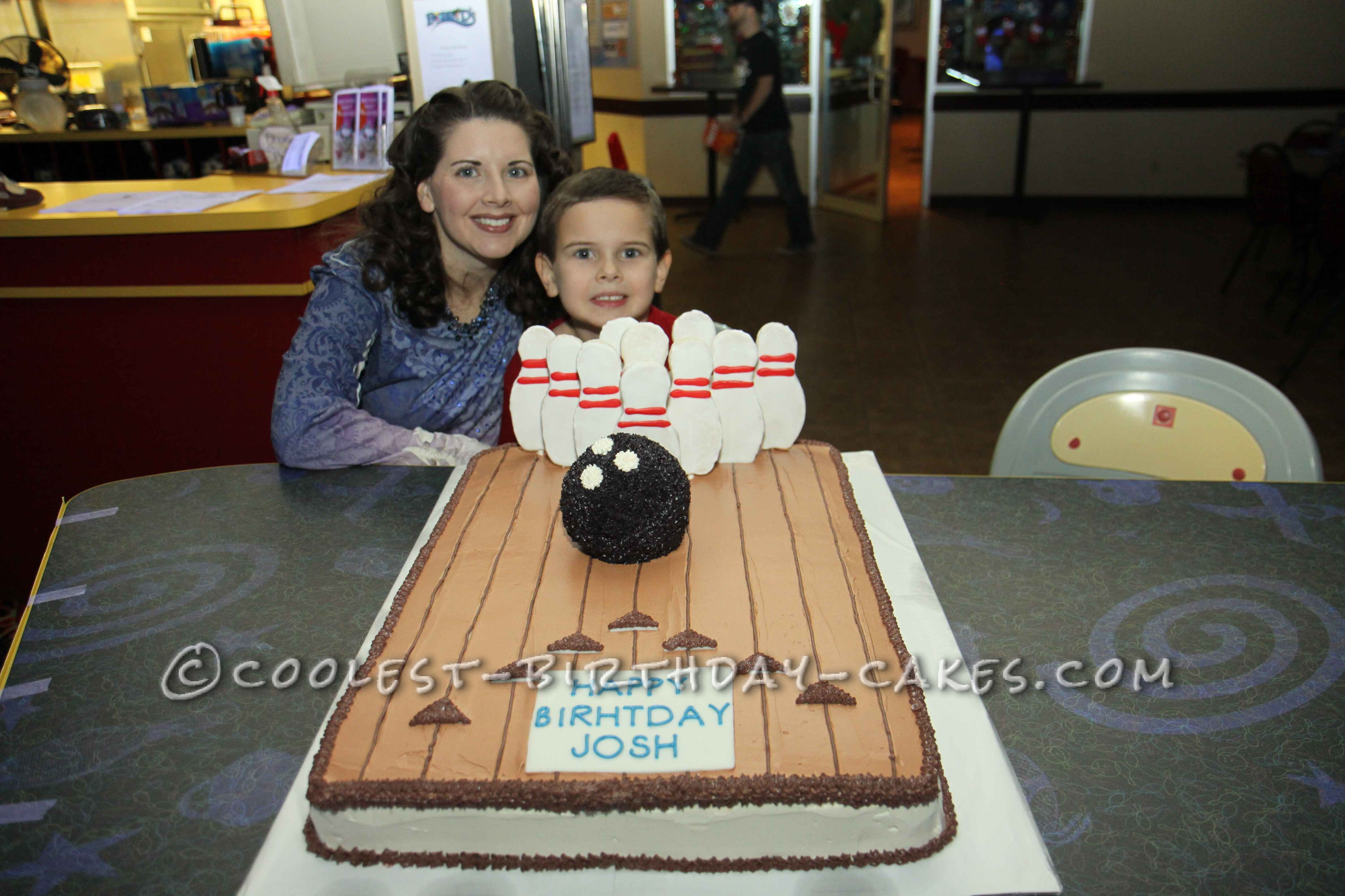 Cool 3D Bowling Birthday Cake