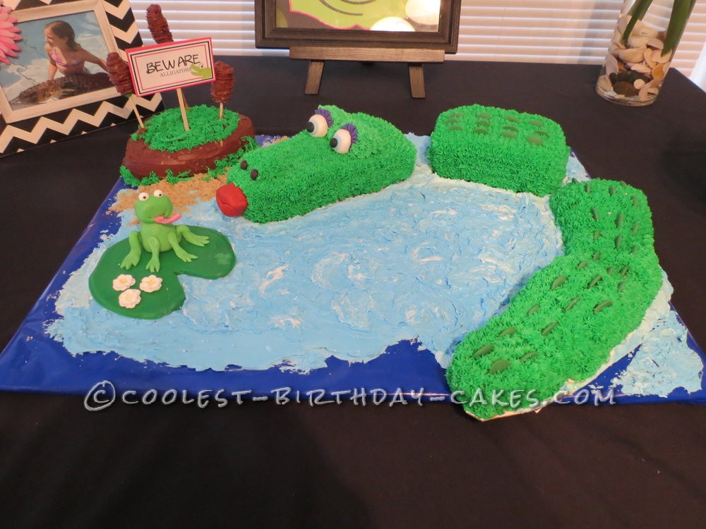 Cool Birthday Cake Idea: Alligator in Water
