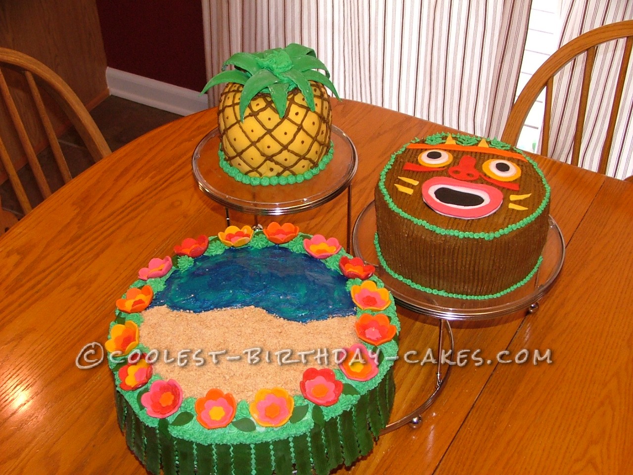 Coolest Hawaiian Luau Cakes