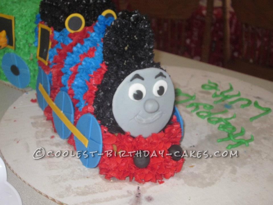 Cool Thomas the Tank Engine Cake