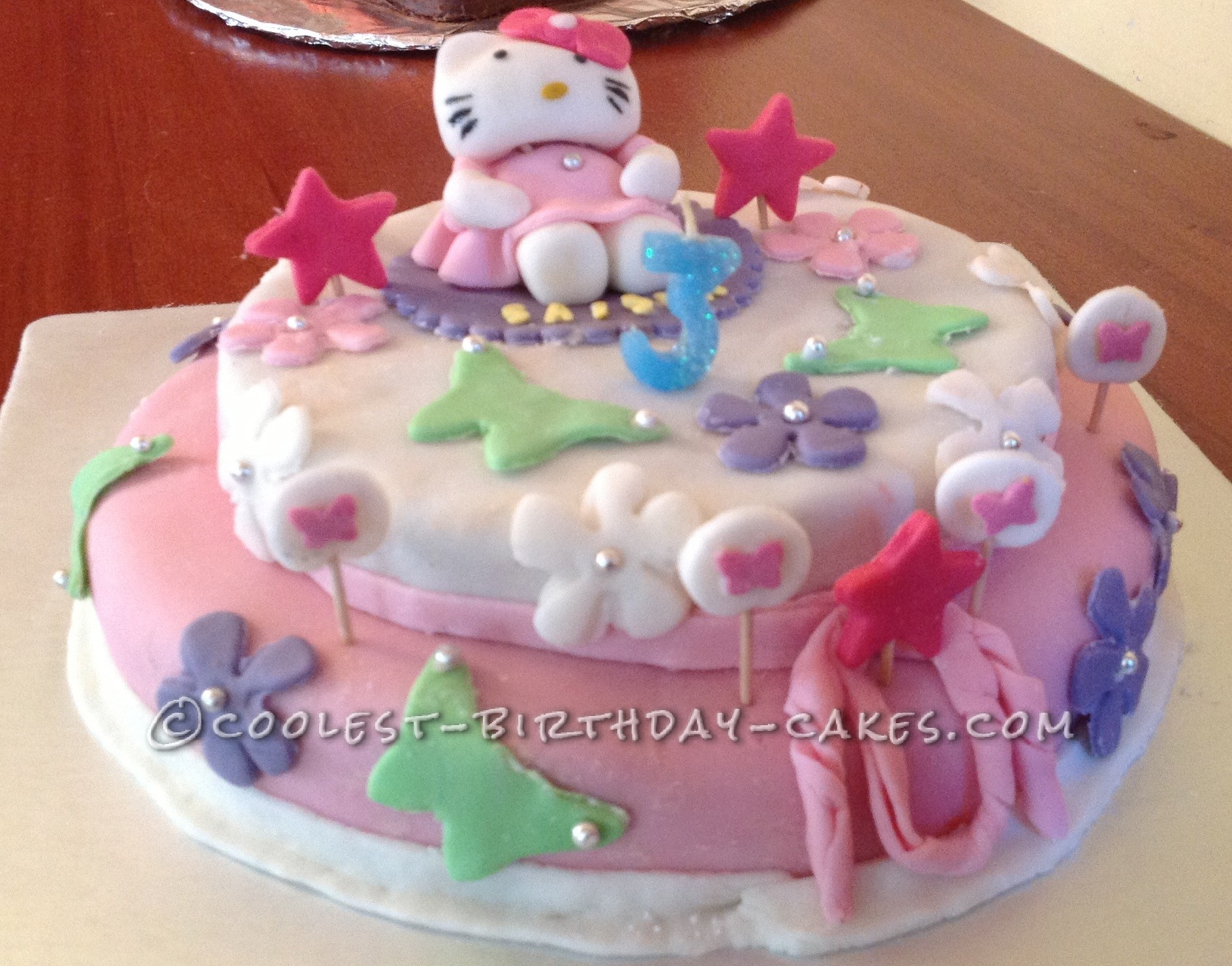 Amazing Hello Kitty Fondant Cake