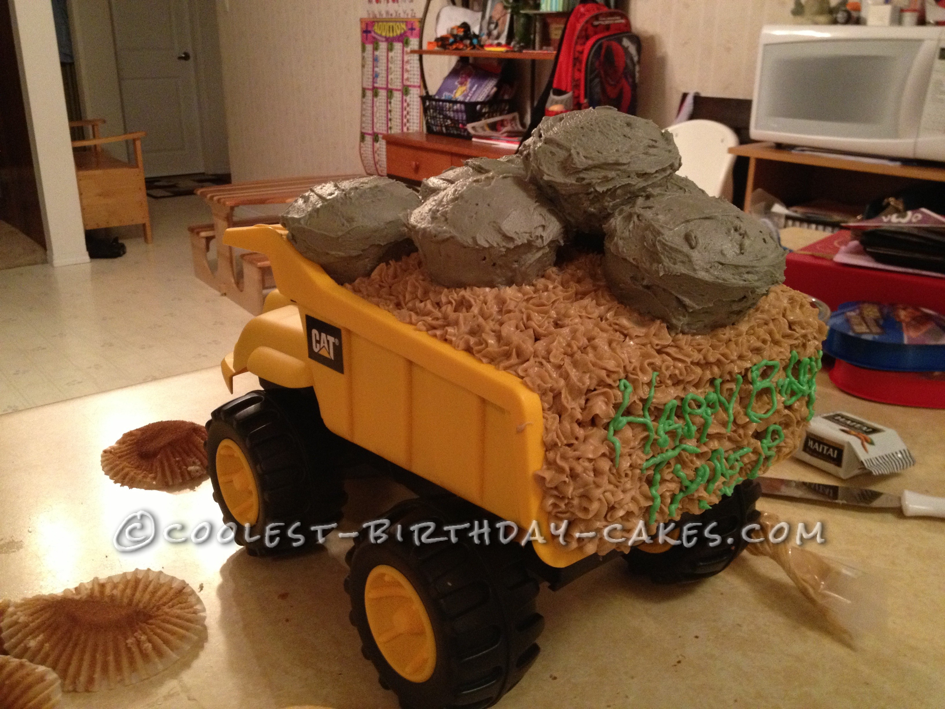 Cool Digger Dirt Cake - You Can Dig Your Own Cake!