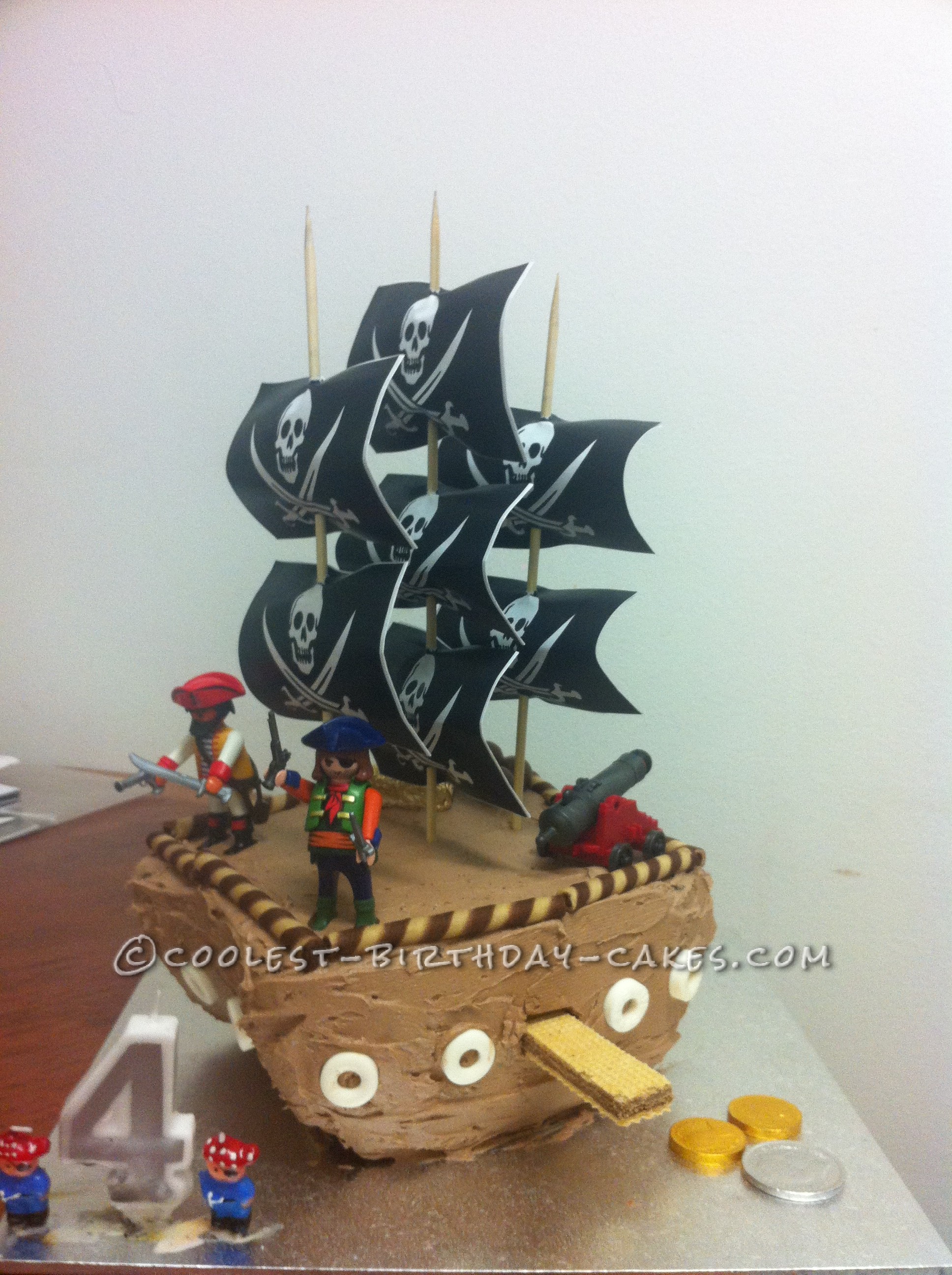 Easy Pirate Ship Cake