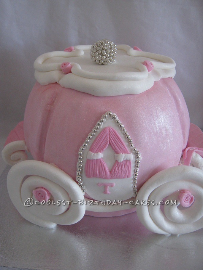 Awesome Princess Carriage and Horses Cake