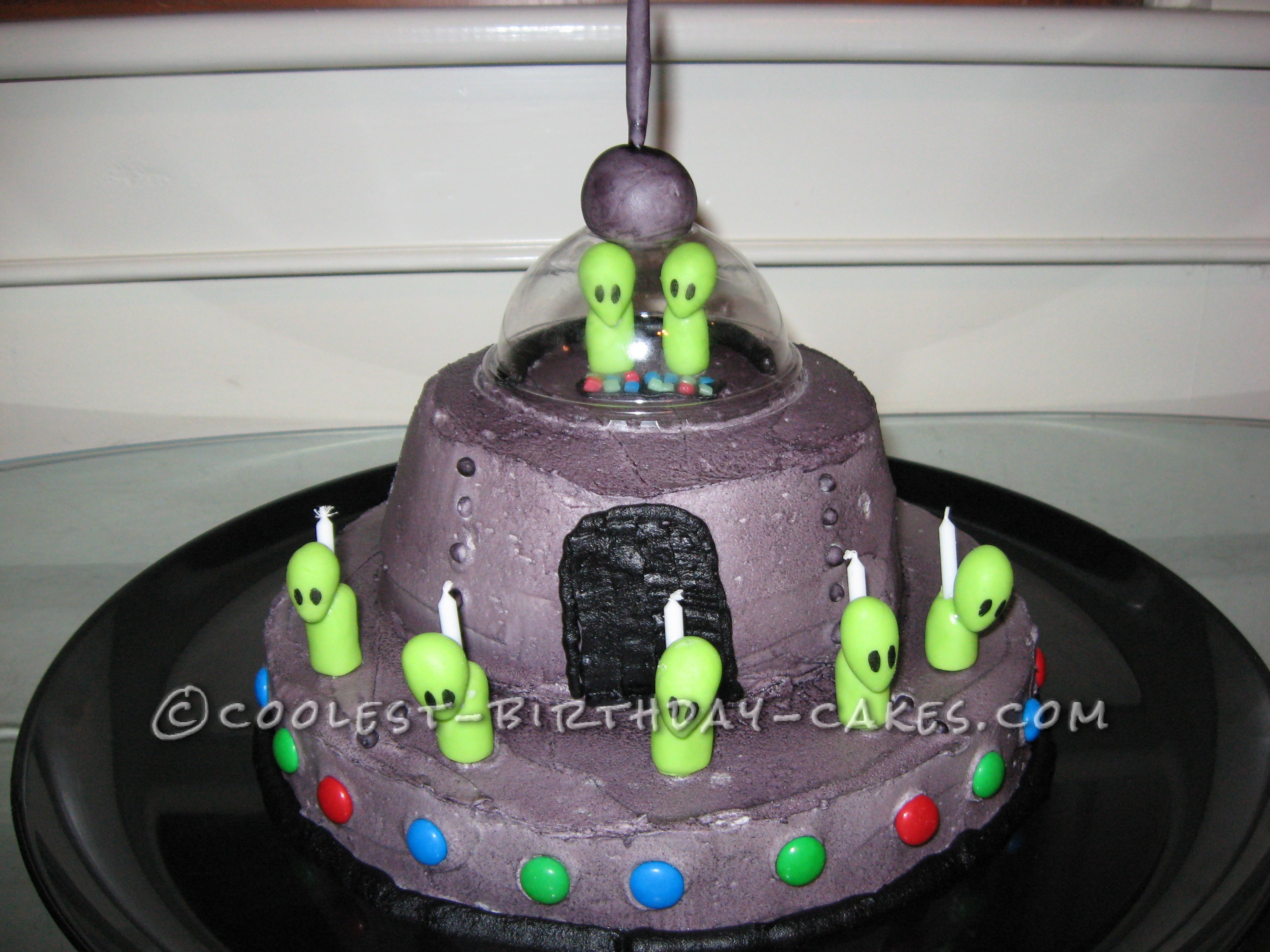Spaceship Alien Cake