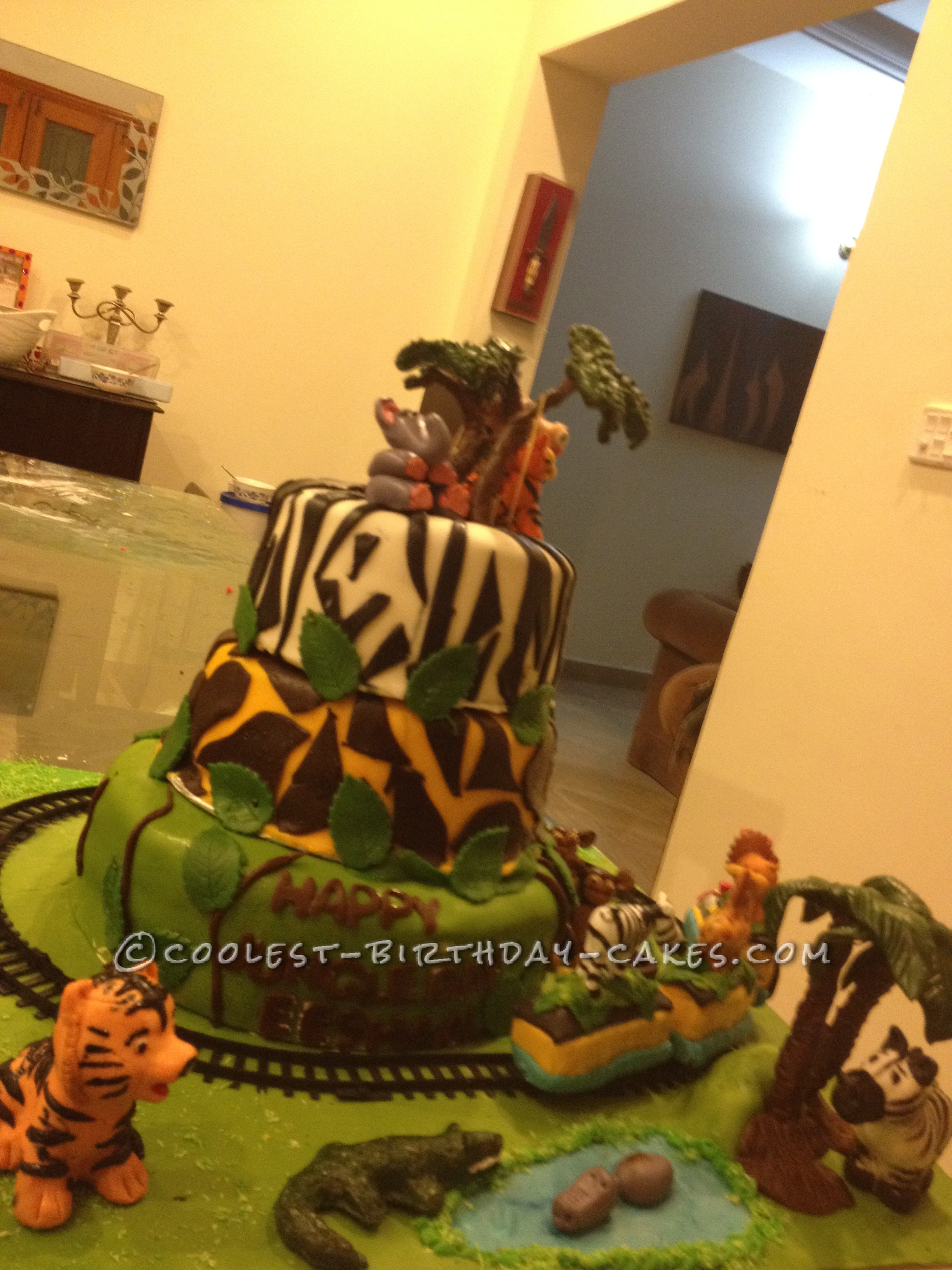 Coolest Jungle Day Birthday Cake and Cupcakes