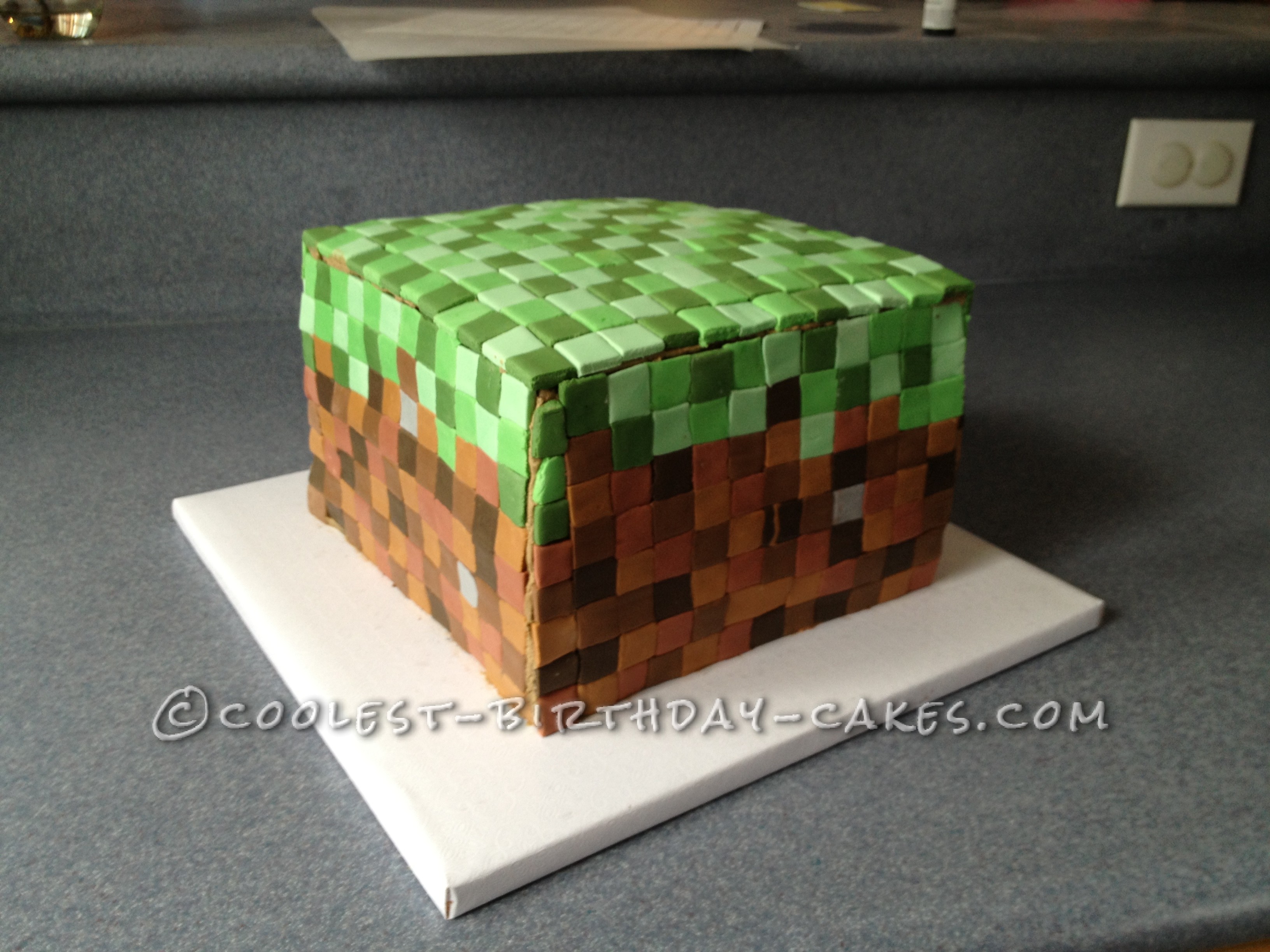 Giant Minecraft Grass Block Cake - Giant Minecraft Grass Block Cake 28981
