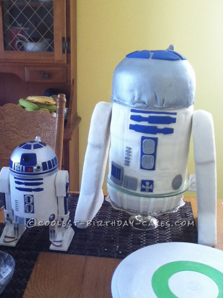 Coolest R2-D2 Birthday Cake