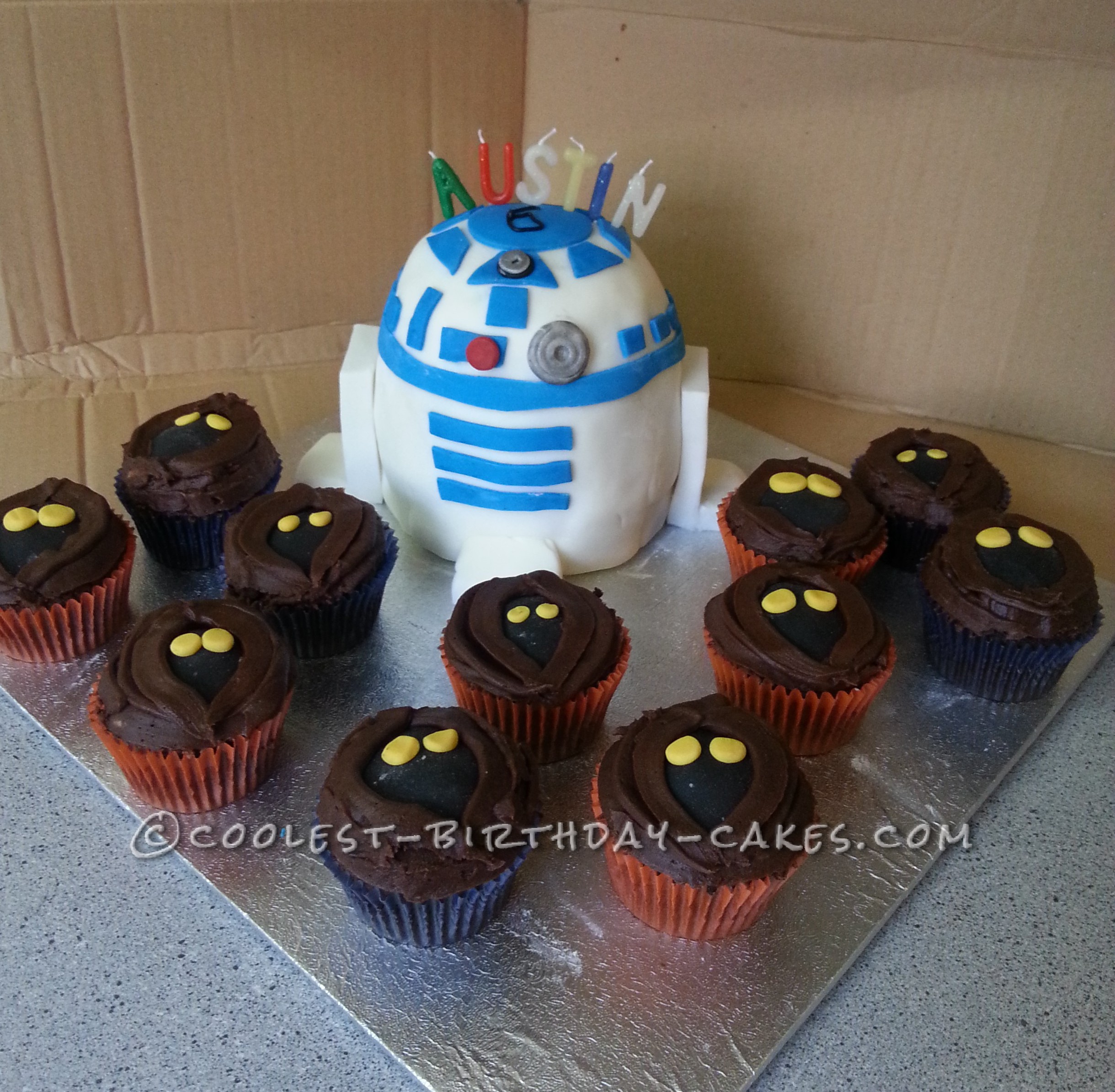 Coolest R2D2 Birthday Cake with Jawas