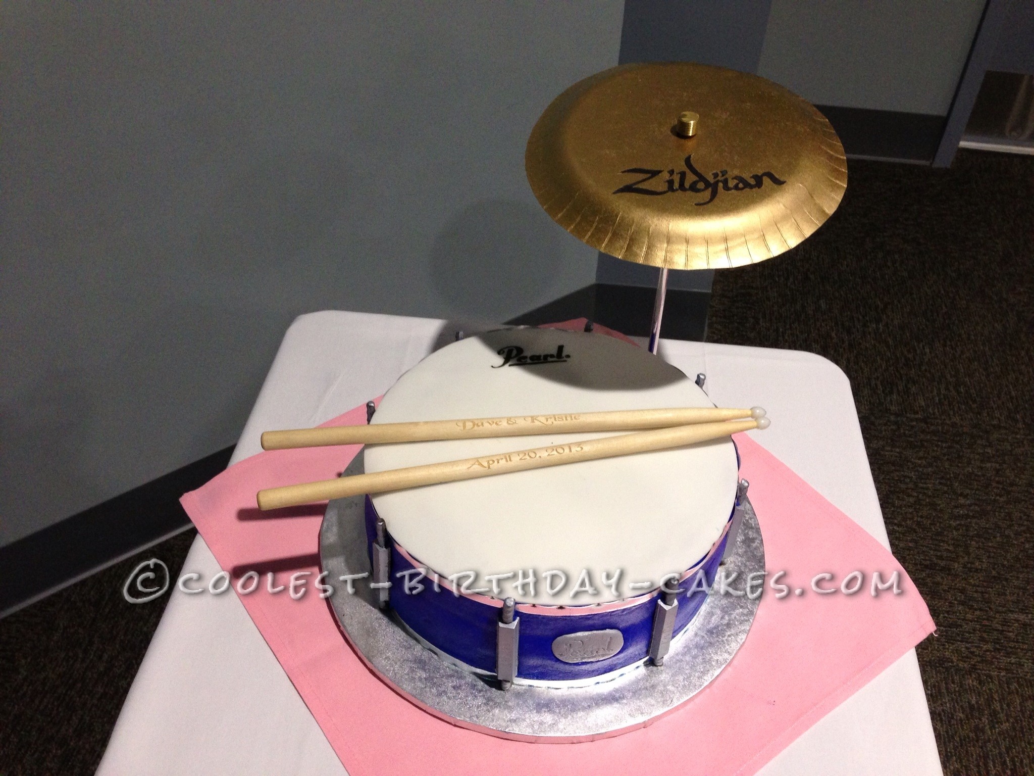 Cool Drum Cake for a Groom