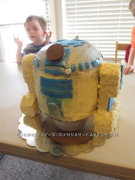 R2-D2 Cake