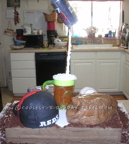 Coolest Baseball and Beer Themed 40th Birthday Party Cake