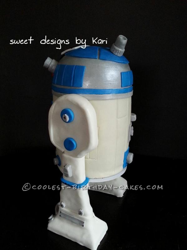 Awesome Freestanding R2D2 Cake - Entirely Homemade!