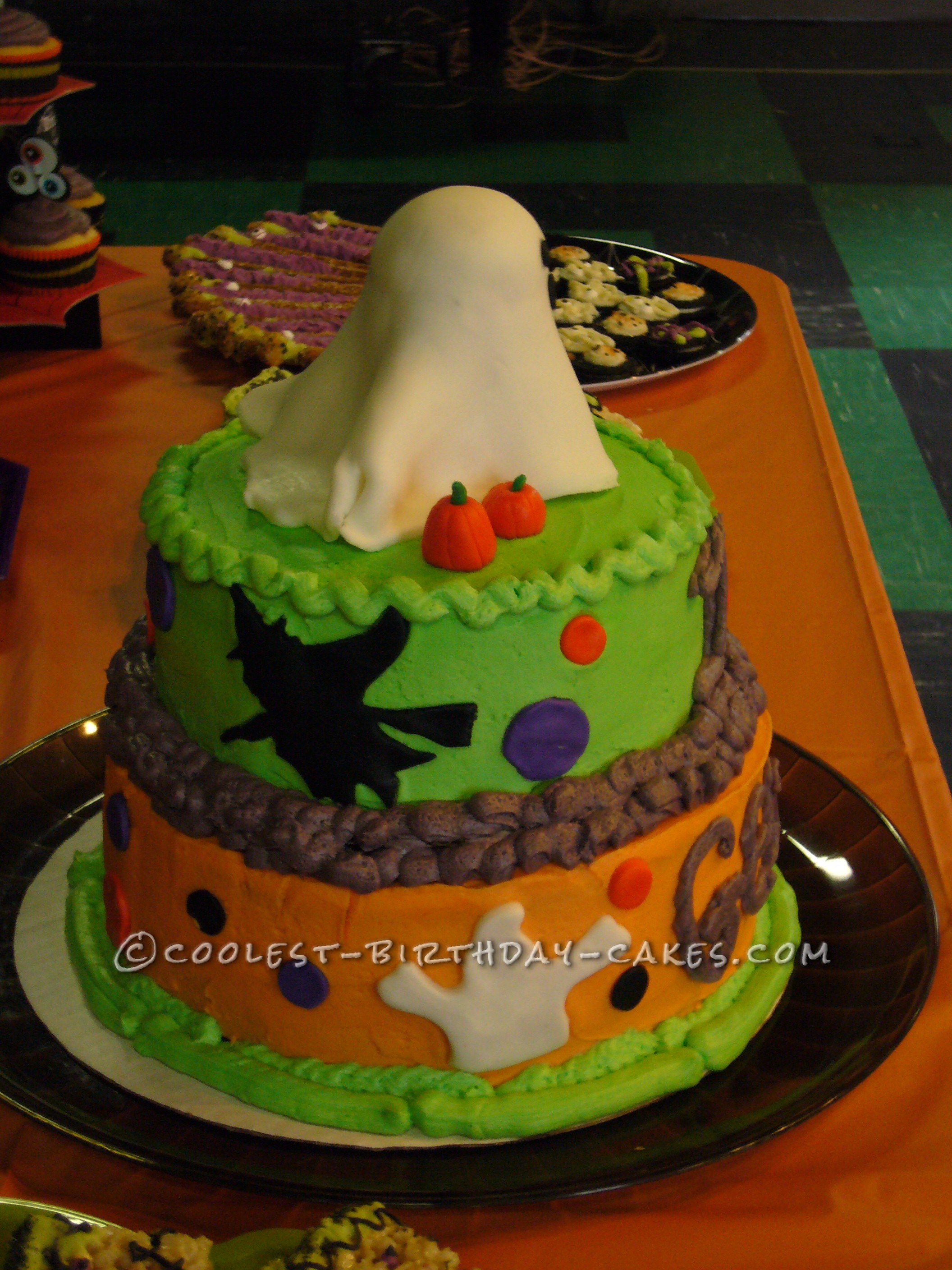 Cute Little Ghost Cake for Halloween