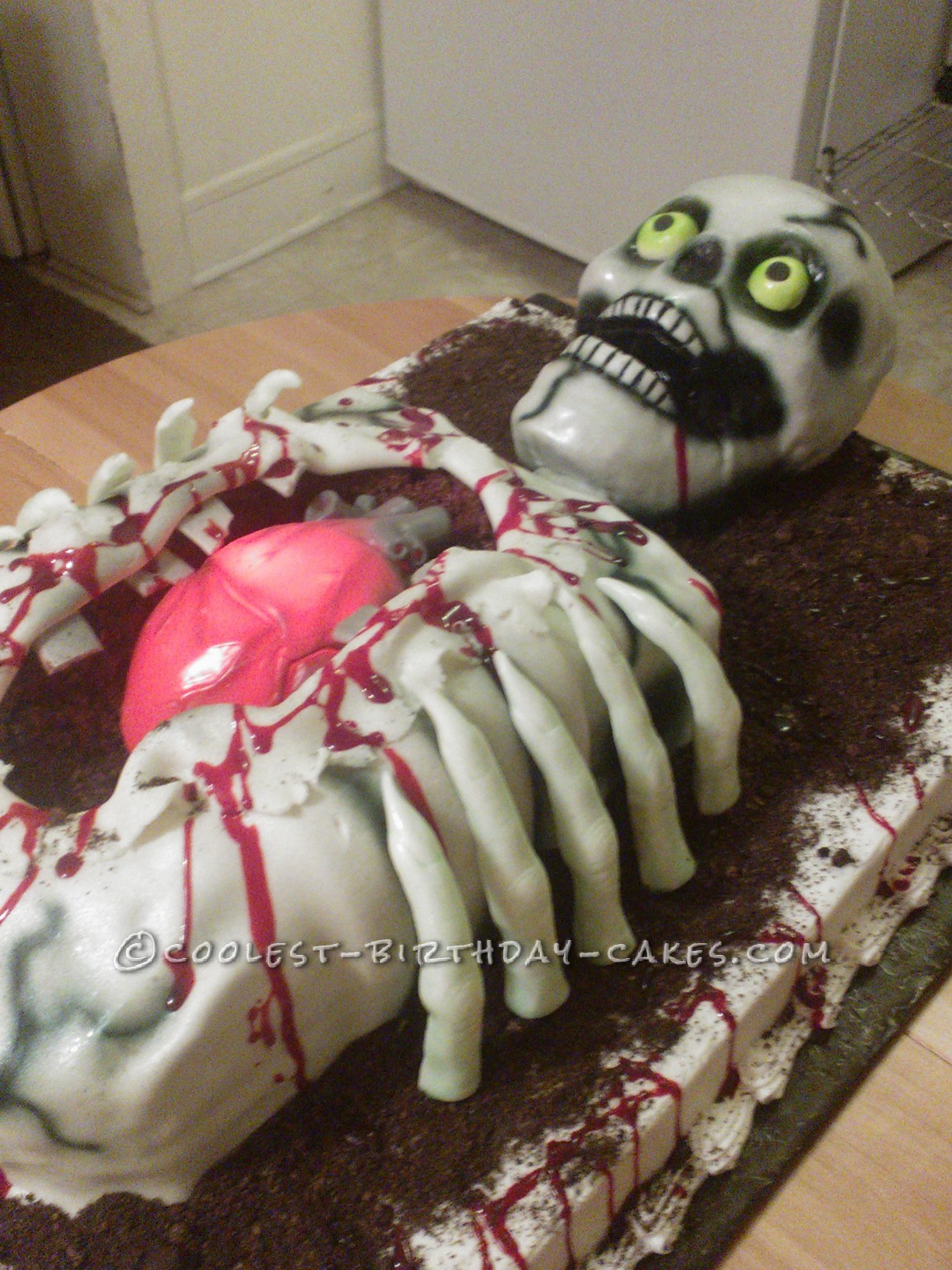Cool Skeleton Cake