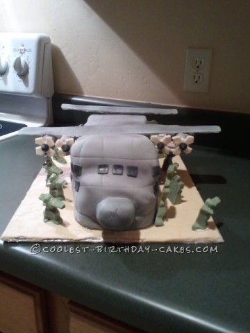 Coolest Aircraft Cake With Army Men
