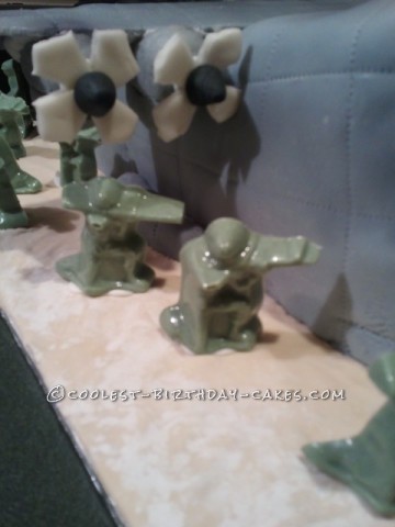 Coolest Aircraft Cake With Army Men