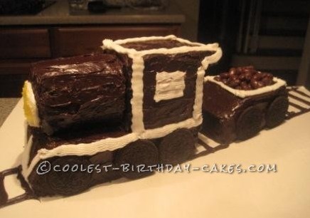 Coolest Chocolate Steam Engine Cake with Tender