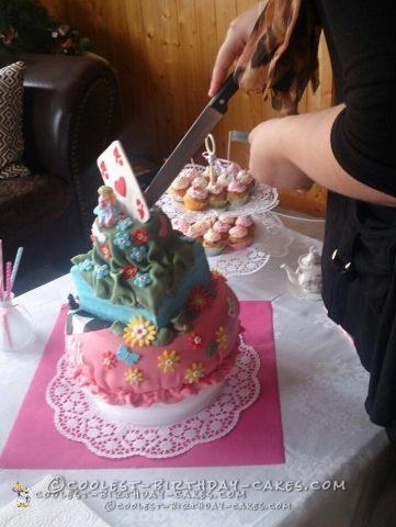 Goodbye Party Alice in Wonderland Cake