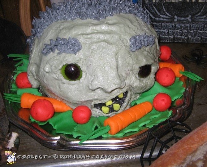 Head on a Platter Halloween Cake Idea
