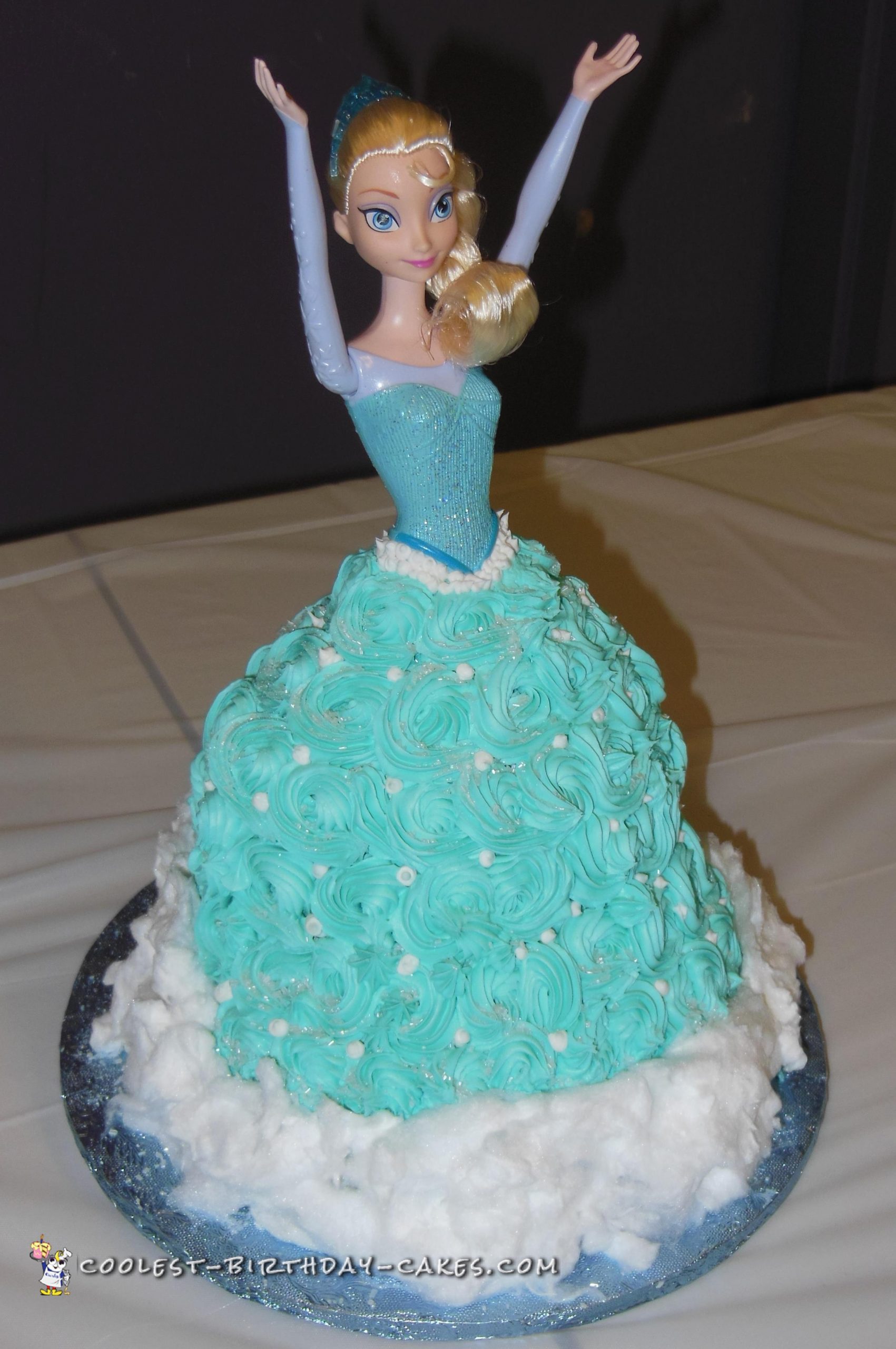 Coolest Frozen Queen Elsa Cake
