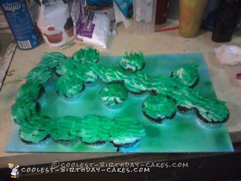 Cool Alligator Cupcake Cake