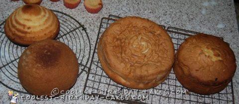 Cakes cooling down