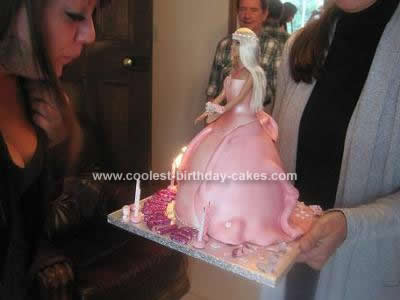 coolest-1st-barbie-birthday-cake-281-21388225.jpg