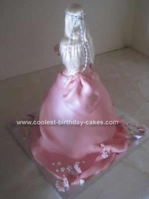 coolest-1st-barbie-birthday-cake-281-21388226.jpg