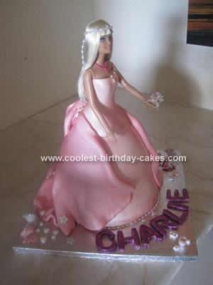 coolest-1st-barbie-birthday-cake-281-21388227.jpg