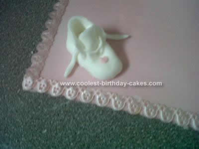 coolest-baby-cot-cake-38-21484938.jpg