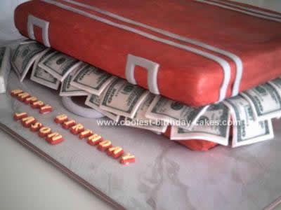 coolest-briefcase-full-of-money-cake-79-21404955.jpg