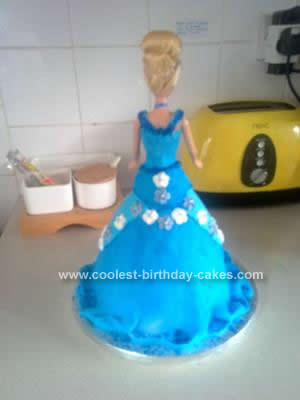 coolest-cinderlla-birthday-cake-idea-69-21397352.jpg