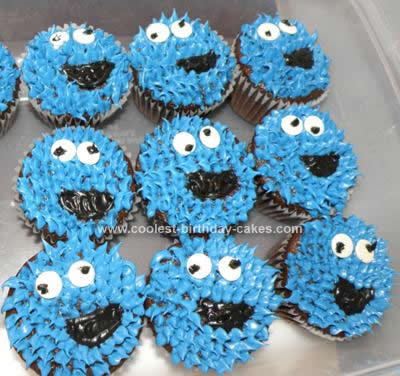 coolest-cookie-monster-cake-and-cupcakes-57-21479180.jpg