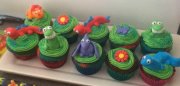coolest-dinosaur-cake-and-cupcakes-132-21632359.jpg