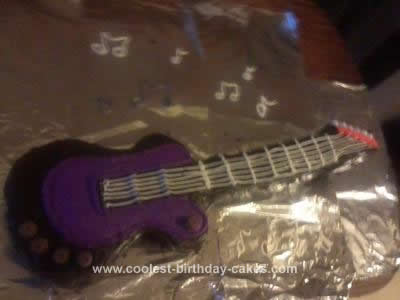 coolest-electric-guitar-cake-228-21676266.jpg